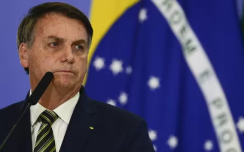 Bolsonaro diz ter pago multa após ser condenado por ataques a jornalistas
