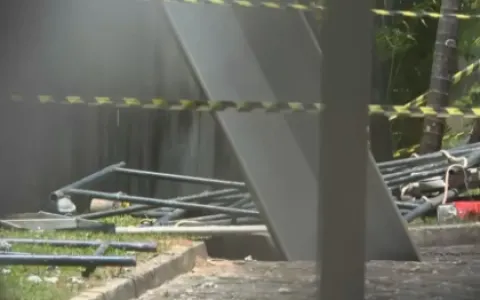 Homem fica ferido após cair de andaime de obra em Salvador