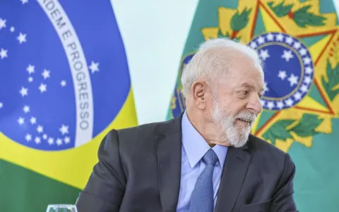 Lula encontra membros do STF, diz que não sabia de voto de Wagner e que governo não apoiou PEC