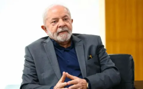 Lula lamenta morte de Alberto da Costa e Silva
