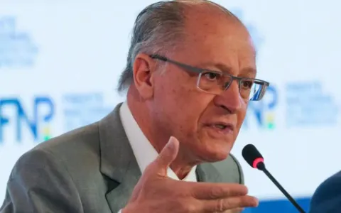 Alckmin defende debate sobre taxação de importados até US$ 50