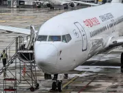 Boeing 737-800 da japonesa ANA volta ao aeroporto 