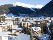 Fórum Econômico se reúne em Davos sob sombra da cr