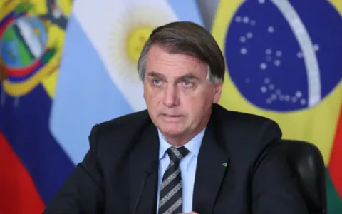 Semanas decisivas, diz Bolsonaro em postagem enigm