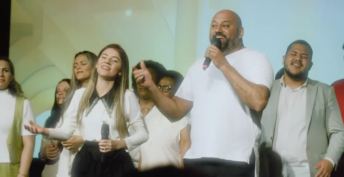 Dando sequência ao projeto de 20 anos, Gabriela Rodrigues lança o single “Dai Glória a Deus”