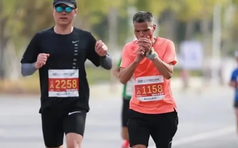 Maratonista chinês é desclassificado de prova