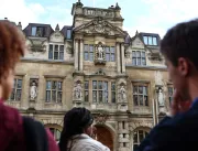 Oxford sob fogo por aumentar investimentos em comb