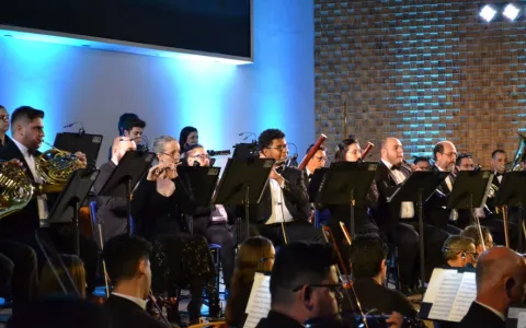 Orquestra da UniCesumar realiza espetáculo musical