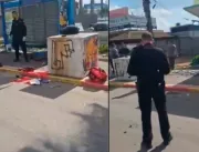 Atirador abre fogo em ponto de ônibus e mata duas 