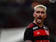Jogando no Maracanã, Flamengo goleia Boavista e se