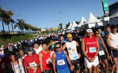 Shopping Iguatemi Campinas recebe a primeira corrida Santander Track&Field Run Series do ano