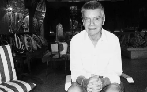 Estilista francês Lucien Pellat-Finet morre afogad