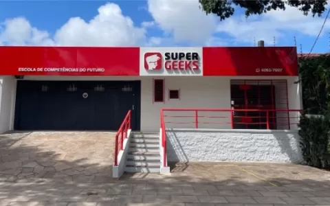 Inauguração da nova unidade da SuperGeeks em Porto