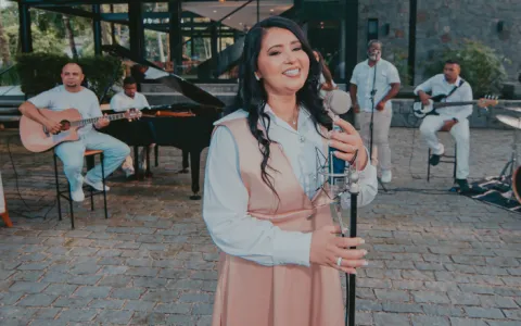 Rosângela Oliveira lança o single “Há Poder no Nome de Jesus” pela Central Gospel Music