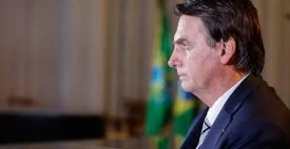 Bolsonaro e Michelle pedem indenização de R$ 20 mi