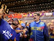 Como democracia e economia da Venezuela decaíram s