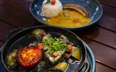 Peixe seco e bolinho de taioba: conheça a comida c