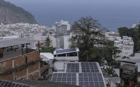 Casas com placas solares já têm quase capacidade d