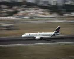 Latam processa aeroporto de Guarulhos por colisões
