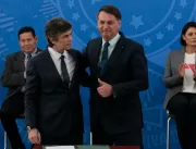 Bolsonaro dá posse ao novo ministro da Saúde