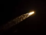SpaceX lança foguete com 60 satélites para interne