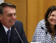 Bolsonaro participa de missa com Bia Kicis e de ou