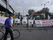 Guatemaltecos bloqueiam estradas para exigir renún