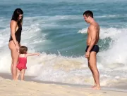 Malvino Salvador e Kyra Gracie curtem praia no Rio