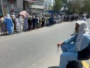 Talibã enfrenta crises econômica e humanitária no 