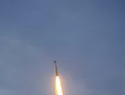 Irã lança foguete espacial com aparelhos de pesqui