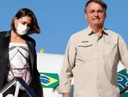 Bolsonaro participa de culto com Michelle e Onyx