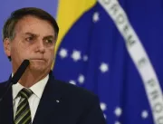 Bolsonaro participa de assinatura que institui Pol