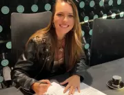 Karla Gracie assina com a editora Som Livre