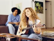 Karen Jonz lança versão acústica de “Hiperventilan