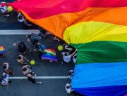 População LGBTQIA+ vê risco de estigma com surto d