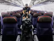Para cadeirantes, viajar de avião é embaraçoso, de