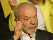 Lula contrata advogados por R$ 2,4 milhões em iníc
