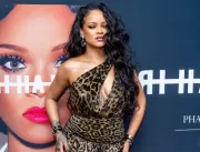 Rihanna choca seguidores ao publicar vídeo ouvindo