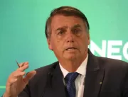 Bolsonaro sanciona lei que dispensa aval do parcei