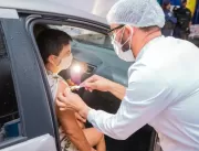 Prefeito JHC antecipa vacinação de pessoas com 55 