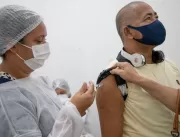 Prefeito JHC anuncia vacinação para pessoas de 25 