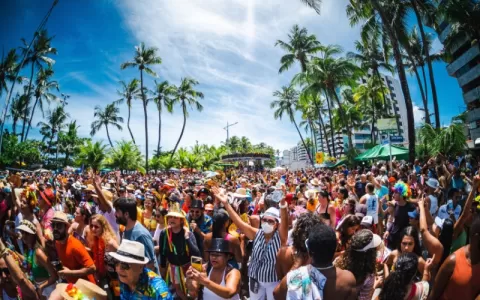 Terceiro dia de carnaval potencializa o turismo cu