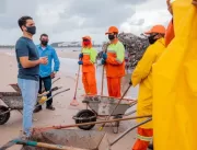 Prefeito JHC acompanha ações de limpeza na Praia d