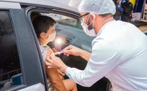 Prefeitura mantém vacinação contra Covid-19 no Fer
