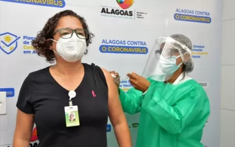 Vacinados contra a Covid-19 em Alagoas chegam a 24