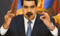 Maduro fecha restaurante que serviu café para opos