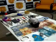 Dupla é presa no Gama por tráfico de drogas: mulhe