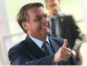Apoio a Bolsonaro sobe dois pontos e rejeição cai 