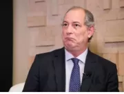 Investigado pela PF, Ciro Gomes chama Bolsonaro de