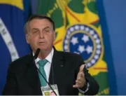 Bolsonaro confirma Copa América com jogos em 3 est